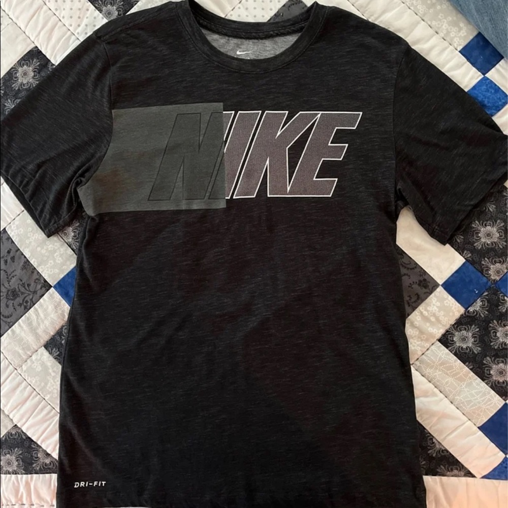 Nike tee